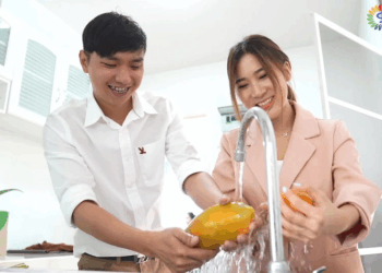 [หนังเต็มเรื่อง] 023H1016 Y คิดจะเป็นสะใภ้บ้านเรา แล้วจะอยู่เฉยๆไม่ทำอะไรเลยงั้นเหรอ