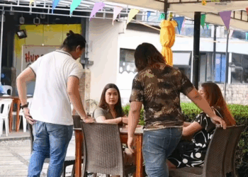 [MGA EPISOD] 093P1012 tatay na hindi boto sa bf ng anak ipakakasal sa iba