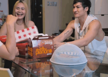 [MGA EPISOD] 060P1119 lalakinascām ng kaibigan